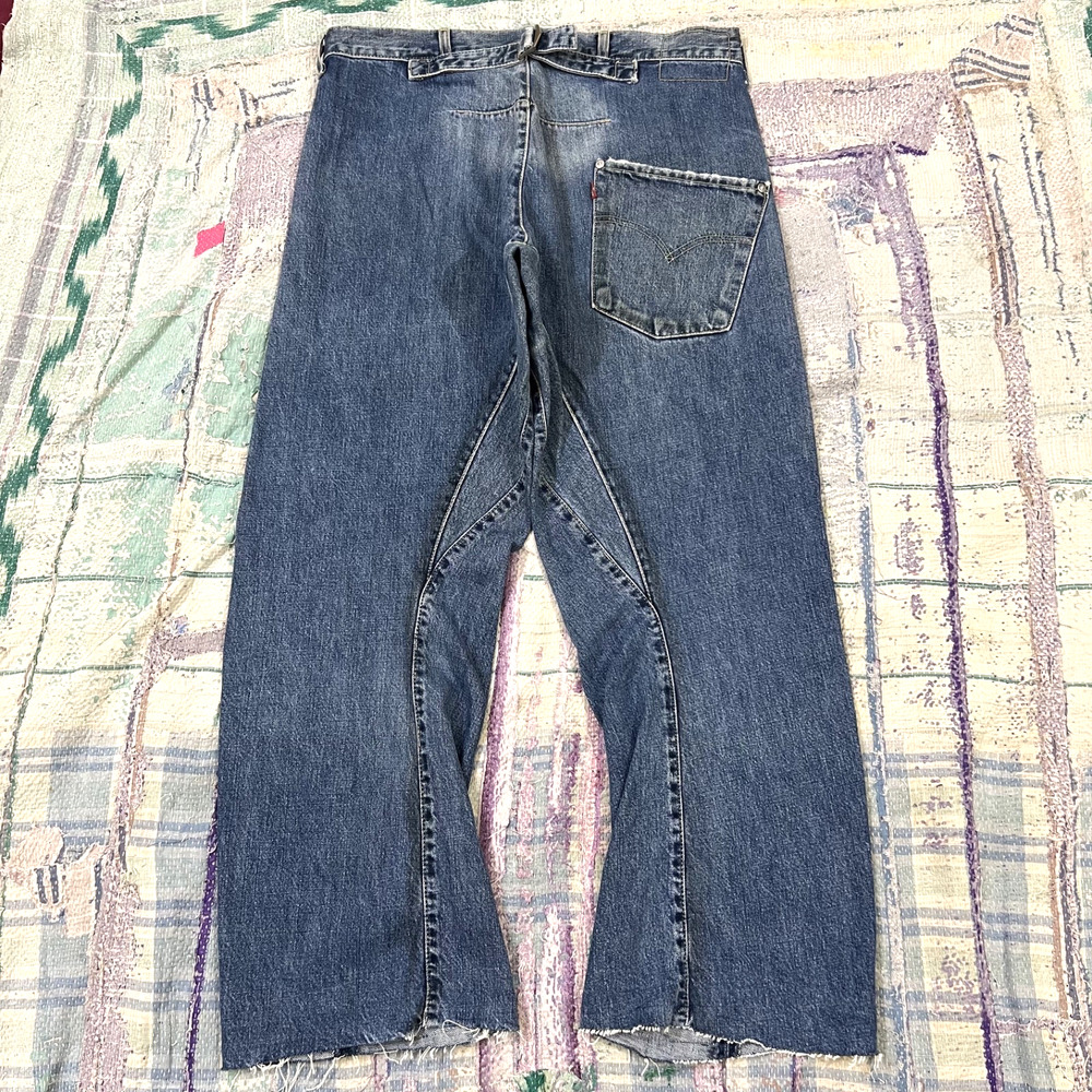 Vintage Levi’s Engineered Twisted Seams Cinch Back Blue Jeans 34x28 CROPPED